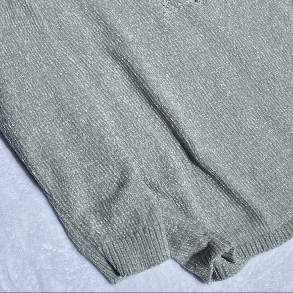 Cashmere V-neck Sweater - Picture 2 of 6